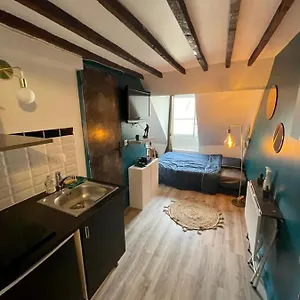 Апартаменты Rue Du Faubourg Poissonniere, Париж