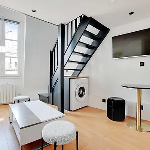 Апартаменты Charming With Ac -rue Des Archives- Le Marais, Париж